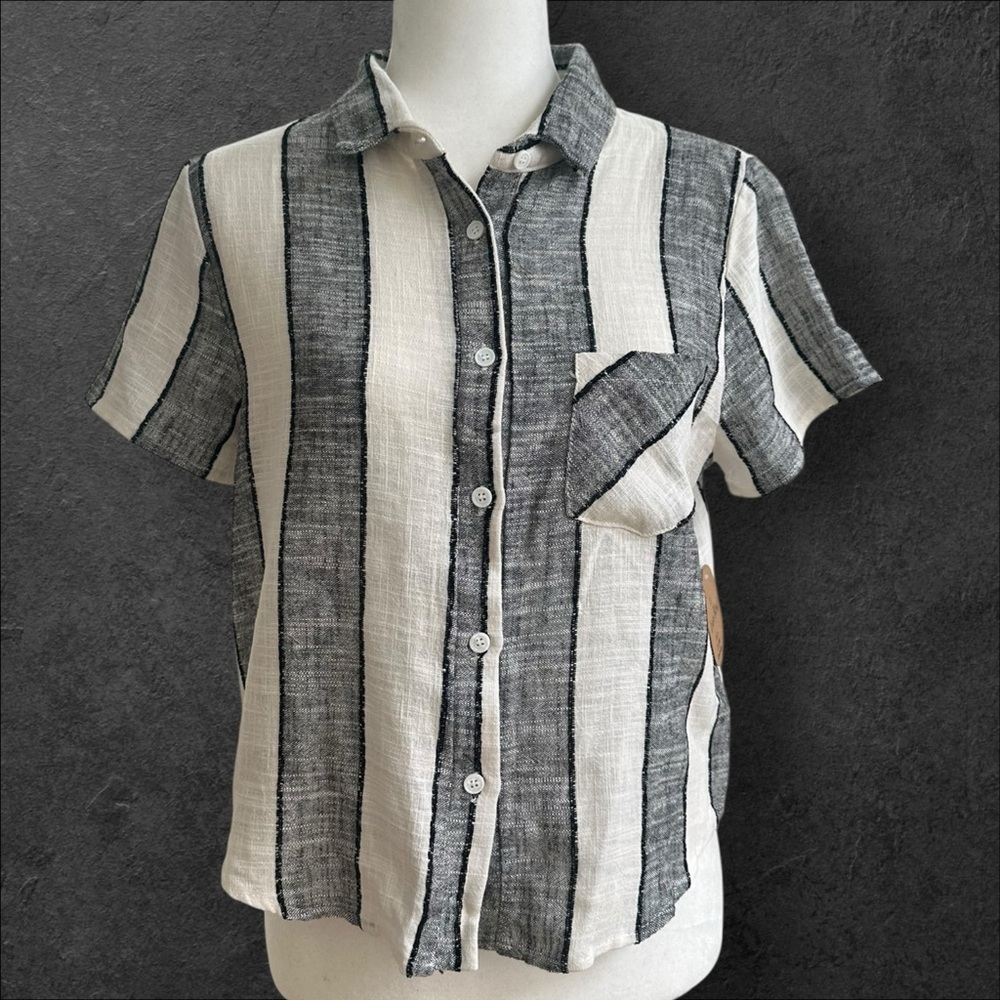 NWT URBAN Romantics Black and White Linen Blend Shirt, Size M, MSRP $18